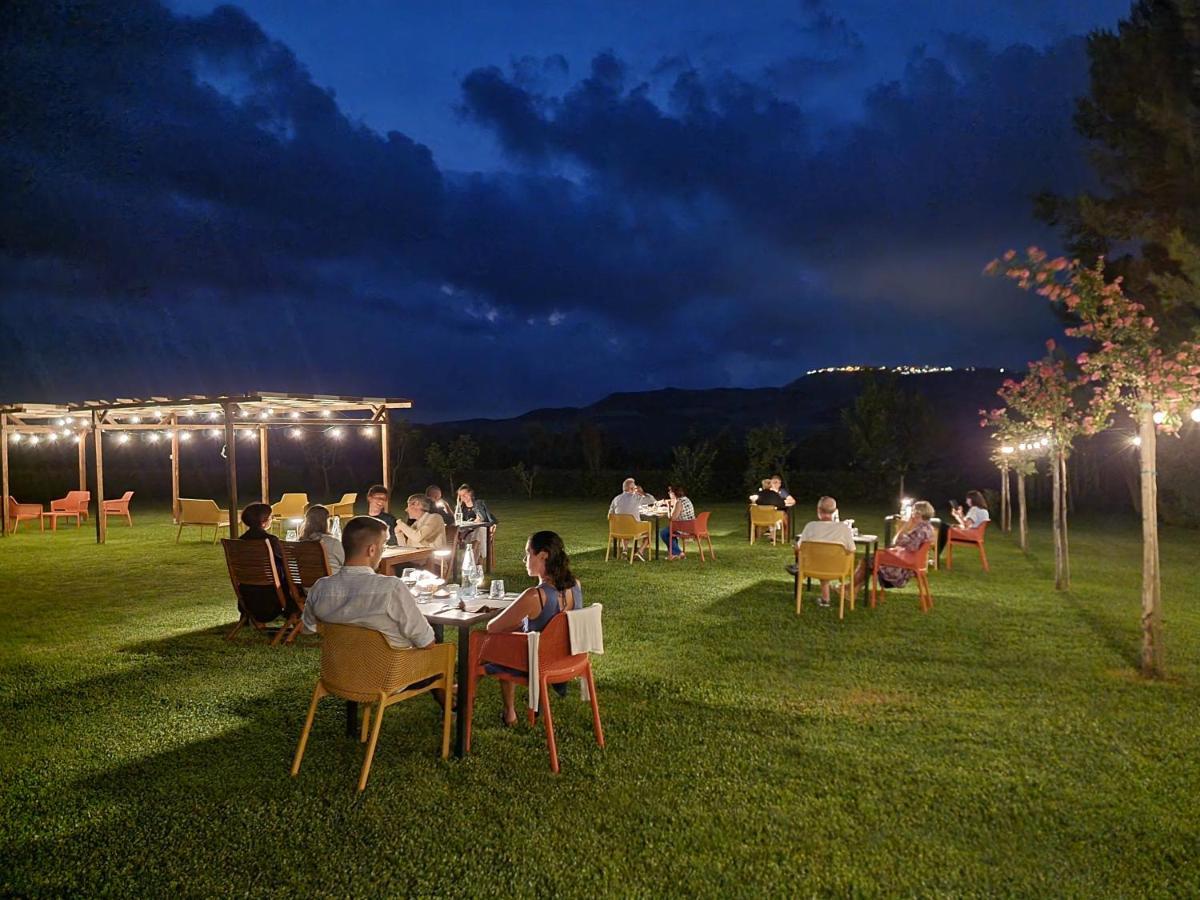 Agriturismo Essentia Dimora Rurale Larino Luaran gambar