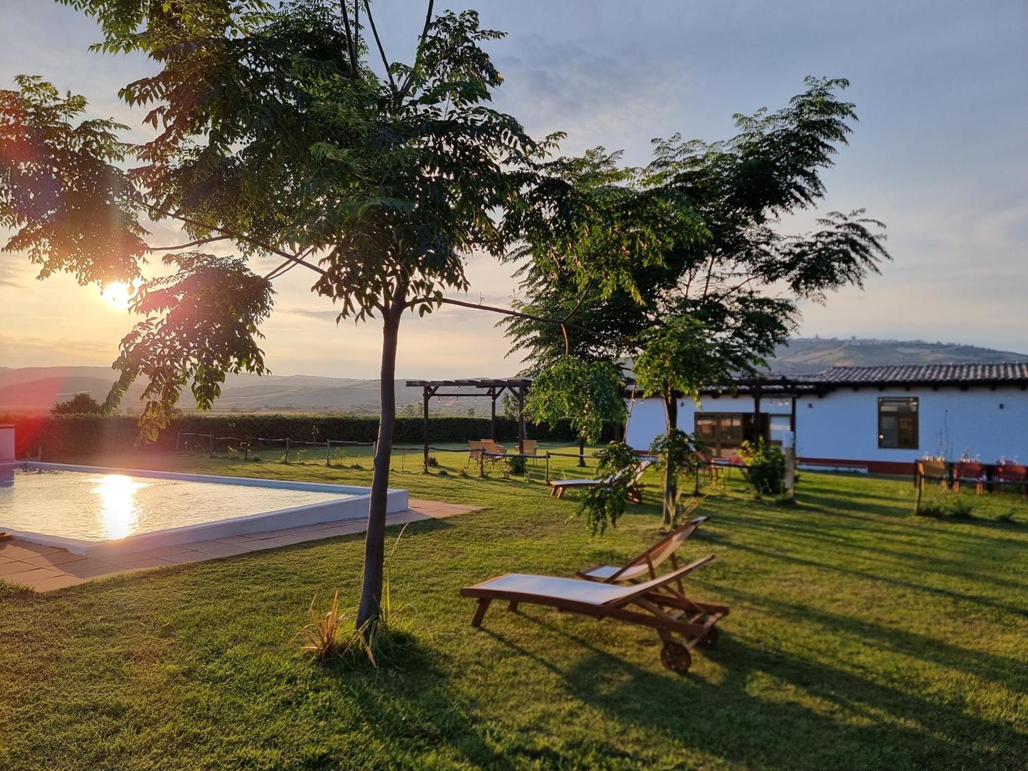 Agriturismo Essentia Dimora Rurale Larino Luaran gambar
